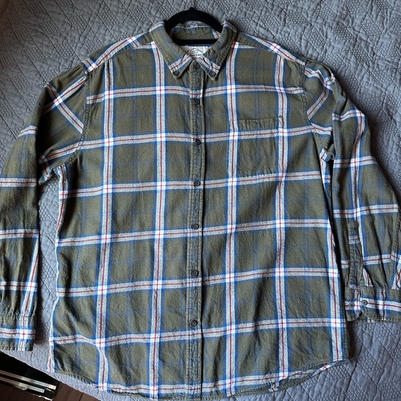 St. John’s Bay Olive Green Plaid Flannel Shirt — Men’s XL - Picture 1 of 7